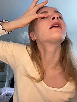 Snapshot of Sunny_Eve chatting on 11, 3, 2026 Sunny Eve online show from 11, 3, 2026