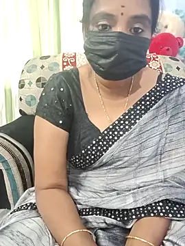 Snapshot of Tinarosy13 chatting on 17, 2, 2026 Tinarosy13 online show from 17, 2, 2026