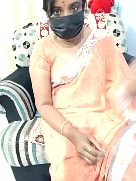 Snapshot of Tinarosy13 chatting on 23, 2, 2026 Tinarosy13 online show from 23, 2, 2026