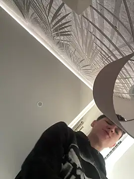 Snapshot of ravenryx chatting on 10, 4, 2026 ravenryx online show from 10, 4, 2026