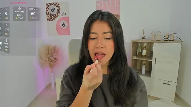 Snapshot of Sussan_Monroe chatting on 3, 4, 2026 Sussan Monroe online show from 3, 4, 2026