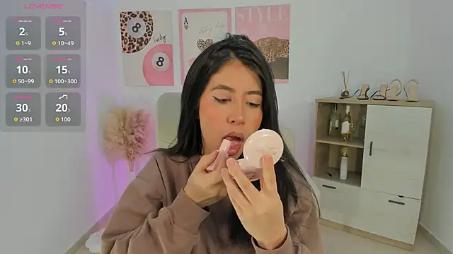 Snapshot of Sussan_Monroe chatting on 10, 4, 2026 Sussan Monroe online show from 10, 4, 2026