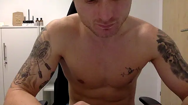 Fitlover1994 online show from 12, 1, 2026