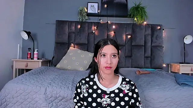 AmberStonne   online show from 12, 3, 2026