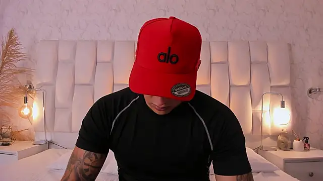 Snapshot of MassimoCo_ chatting on 5, 3, 2026 MassimoCo online show from 5, 3, 2026