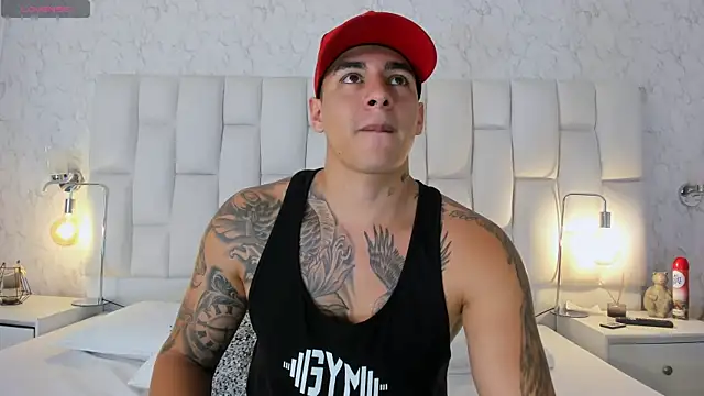 Snapshot of MassimoCo_ chatting on 13, 4, 2026 MassimoCo online show from 13, 4, 2026