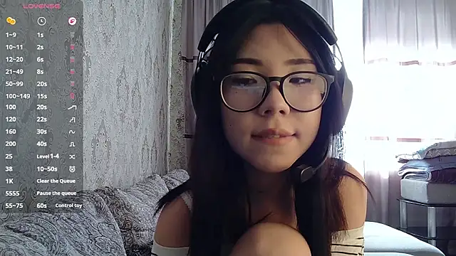 AprilOnilll online show from 16, 3, 2026