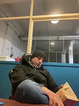 Snapshot of allee2206 chatting on 29, 3, 2026 allee2206 online show from 29, 3, 2026