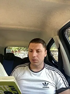 Snapshot of allee2206 chatting on 9, 4, 2026 allee2206 online show from 9, 4, 2026