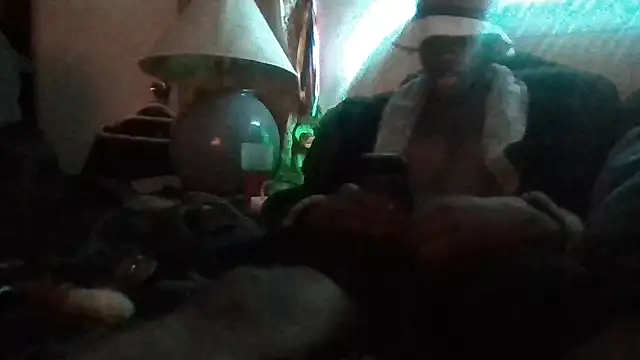 Snapshot of LiveeNunkutt chatting on 13, 1, 2026 LiveeNunkutt online show from 13, 1, 2026