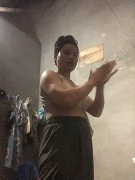 Snapshot of Minhkhue121 chatting on 4, 3, 2026 Minhkhue121 online show from 4, 3, 2026