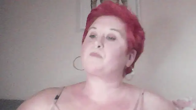 Snapshot of BustyRedxx chatting on 4, 3, 2026 BustyRedxx online show from 4, 3, 2026