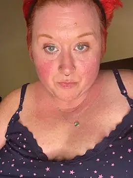 Snapshot of BustyRedxx chatting on 1, 4, 2026 BustyRedxx online show from 1, 4, 2026