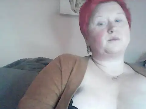 Snapshot of BustyRedxx chatting on 15, 5, 2026 BustyRedxx online show from 15, 5, 2026