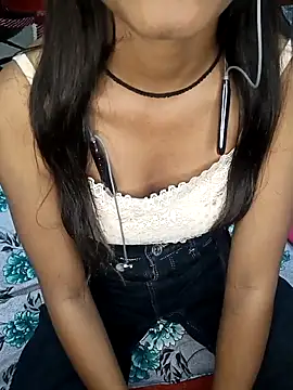 Snapshot of Moongirl963 chatting on 28, 2, 2026 Moongirl963 online show from 28, 2, 2026