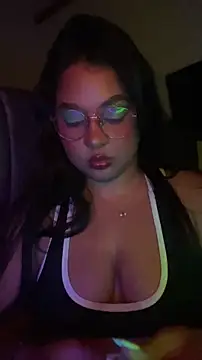 Snapshot of Isabella_Belmont chatting on 22, 4, 2026 Isabella Belmont online show from 22, 4, 2026