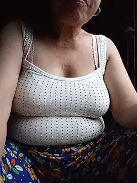 Snapshot of Agnes-baby chatting on 4, 6, 2026 Agnes-baby online show from 4, 6, 2026