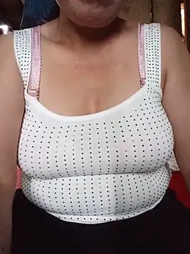 Snapshot of Agnes-baby chatting on 11, 6, 2026 Agnes-baby online show from 11, 6, 2026