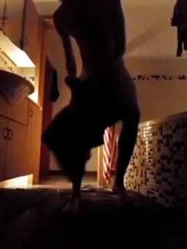 Snapshot of Erz84 chatting on 22, 10, 2025 Erz84 online show from 22, 10, 2025