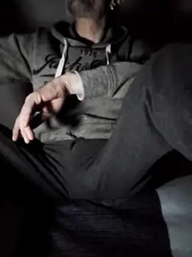 Snapshot of Erz84 chatting on 30, 10, 2025 Erz84 online show from 30, 10, 2025