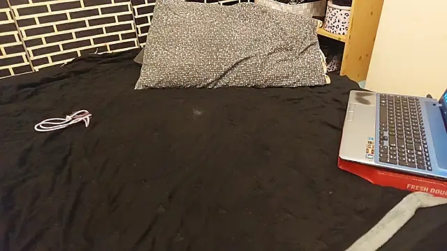 Snapshot of Spatgirl chatting on 12, 2, 2026 Spatgirl online show from 12, 2, 2026