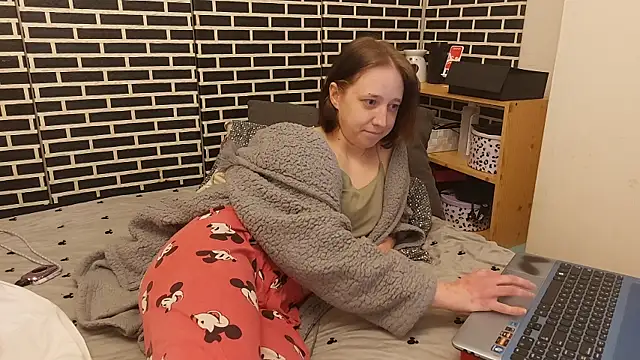 Snapshot of Spatgirl chatting on 14, 2, 2026 Spatgirl online show from 14, 2, 2026