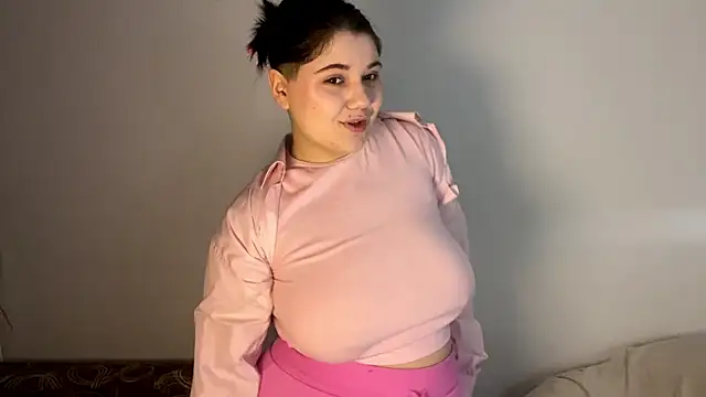 Snapshot of LunaBlakes chatting on 2, 3, 2026 LunaBlakes online show from 2, 3, 2026