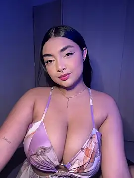 Snapshot of SASHASTRADA_ chatting on 12, 4, 2026 SASHASTRADA online show from 12, 4, 2026