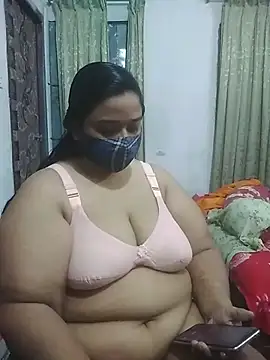 Snapshot of momo_loves chatting on 22, 4, 2026 momo loves online show from 22, 4, 2026