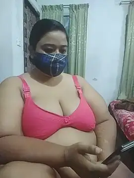 Snapshot of momo_loves chatting on 1, 5, 2026 momo loves online show from 1, 5, 2026