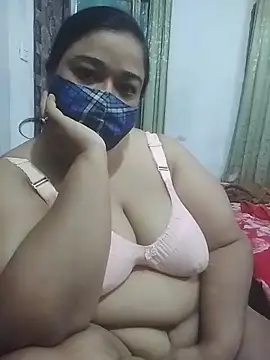 Snapshot of momo_loves chatting on 5, 5, 2026 momo loves online show from 5, 5, 2026