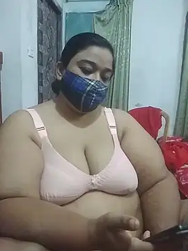 Snapshot of momo_loves chatting on 9, 5, 2026 momo loves online show from 9, 5, 2026