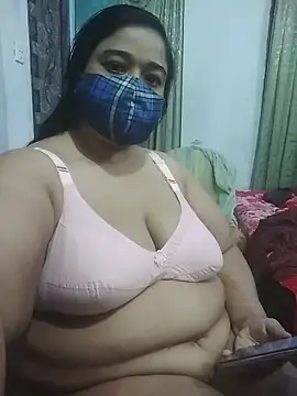 Snapshot of momo_loves chatting on 10, 5, 2026 momo loves online show from 10, 5, 2026