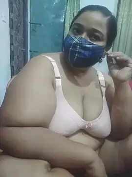 Snapshot of momo_loves chatting on 11, 5, 2026 momo loves online show from 11, 5, 2026