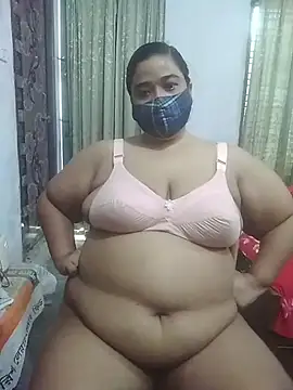Snapshot of momo_loves chatting on 20, 5, 2026 momo loves online show from 20, 5, 2026
