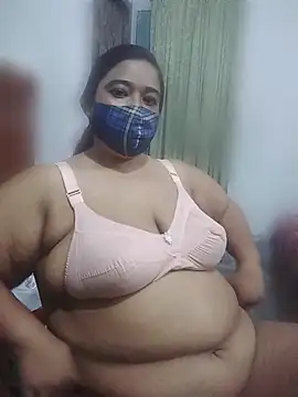 Snapshot of momo_loves chatting on 1, 6, 2026 momo loves online show from 1, 6, 2026