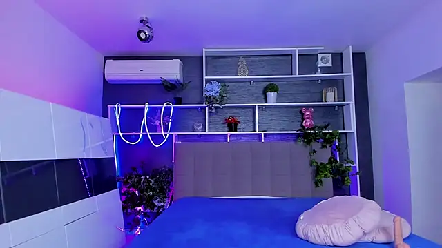 Snapshot of StephieRousee chatting on 6, 4, 2026 StephieRousee online show from 6, 4, 2026