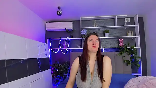 Snapshot of StephieRousee chatting on 8, 4, 2026 StephieRousee online show from 8, 4, 2026