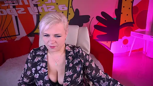 Snapshot of CrystalVibe chatting on 28, 3, 2026 CrystalVibe online show from 28, 3, 2026