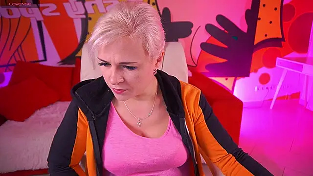 Snapshot of CrystalVibe chatting on 30, 3, 2026 CrystalVibe online show from 30, 3, 2026