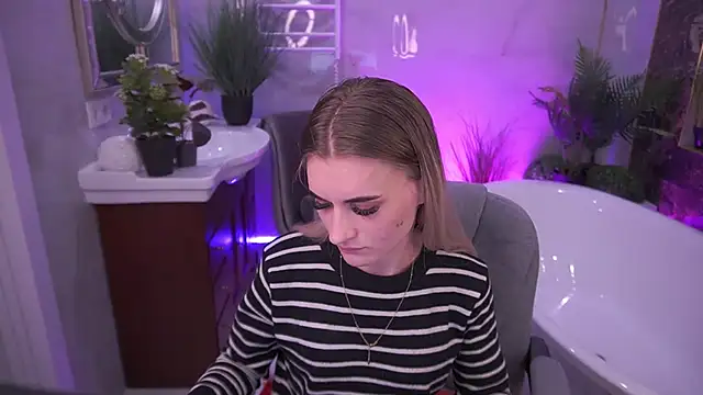 Snapshot of DiamondNina chatting on 18, 4, 2026 DiamondNina online show from 18, 4, 2026