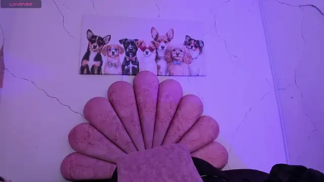 Snapshot of Violett_hott_ chatting on 7, 1, 2026 Violett hott online show from 7, 1, 2026