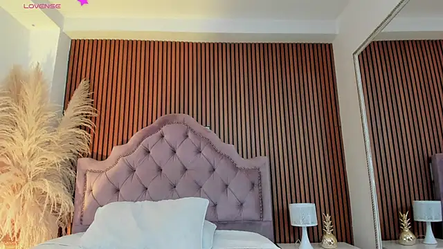 Violett hott  online show from 24, 3, 2026