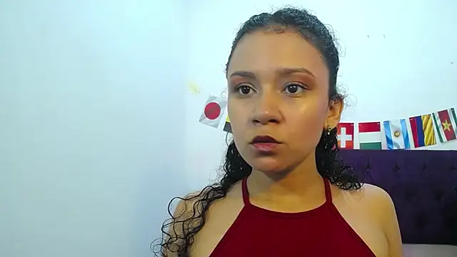 Snapshot of Little18Doll chatting on 4, 7, 2026 Little18Doll online show from 4, 7, 2026