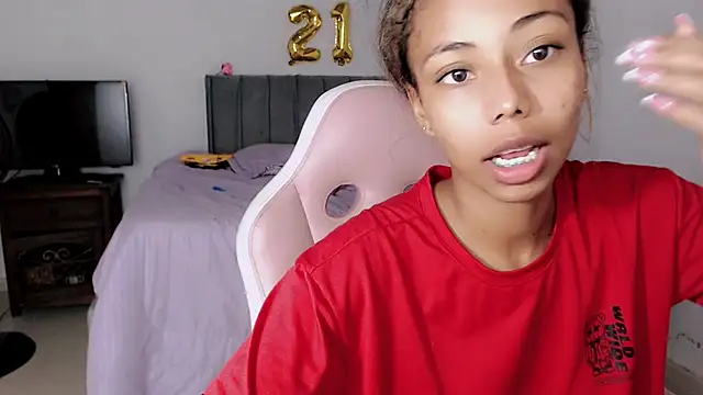 Snapshot of linda_brown_ chatting on 30, 6, 2026 linda brown online show from 30, 6, 2026