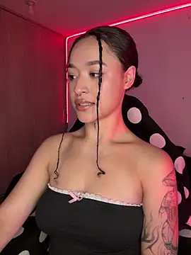 Snapshot of crystal_dlun chatting on 28, 3, 2026 crystal dlun online show from 28, 3, 2026