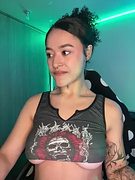 Snapshot of crystal_dlun chatting on 30, 3, 2026 crystal dlun online show from 30, 3, 2026