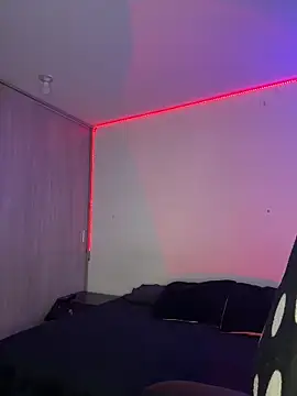 Snapshot of crystal_dlun chatting on 1, 4, 2026 crystal dlun online show from 1, 4, 2026