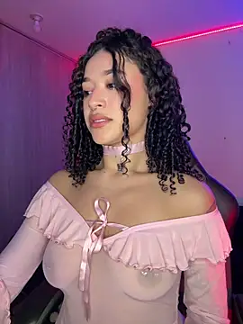 Snapshot of crystal_dlun chatting on 7, 4, 2026 crystal dlun online show from 7, 4, 2026