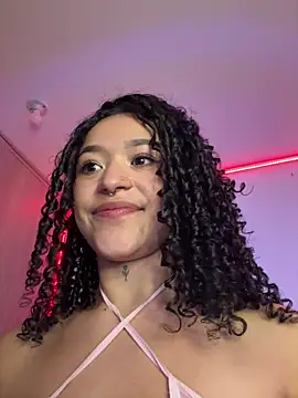 Snapshot of crystal_dlun chatting on 18, 4, 2026 crystal dlun online show from 18, 4, 2026